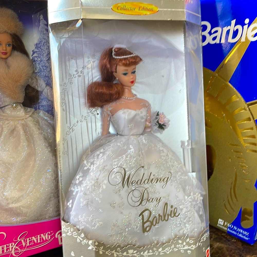 1996,”1965 Wedding Day Barbie” collector edition new in great condition box .